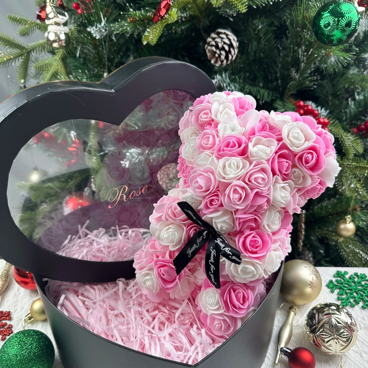 🌹 25 cm-es műrózsa virágmackó – romantikus Valentin-napi és évfordulós ajándék 🧸❤️