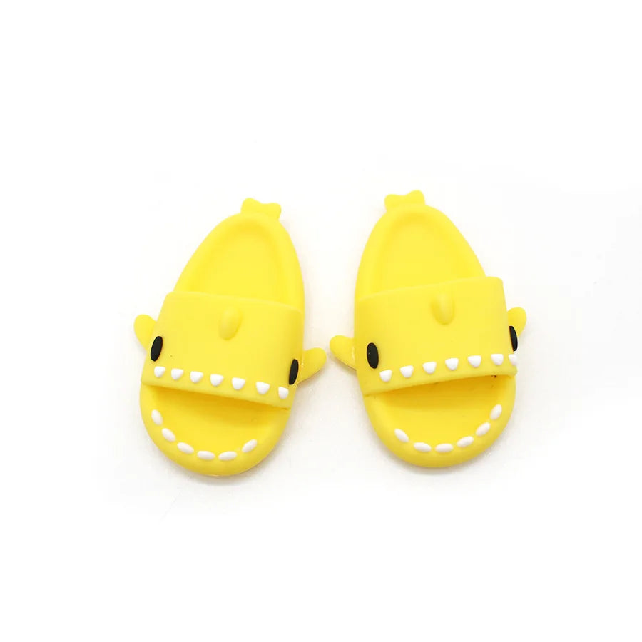Labubu Shark Slippers – Cute Mini Beach Shoes for 15/17cm Dolls