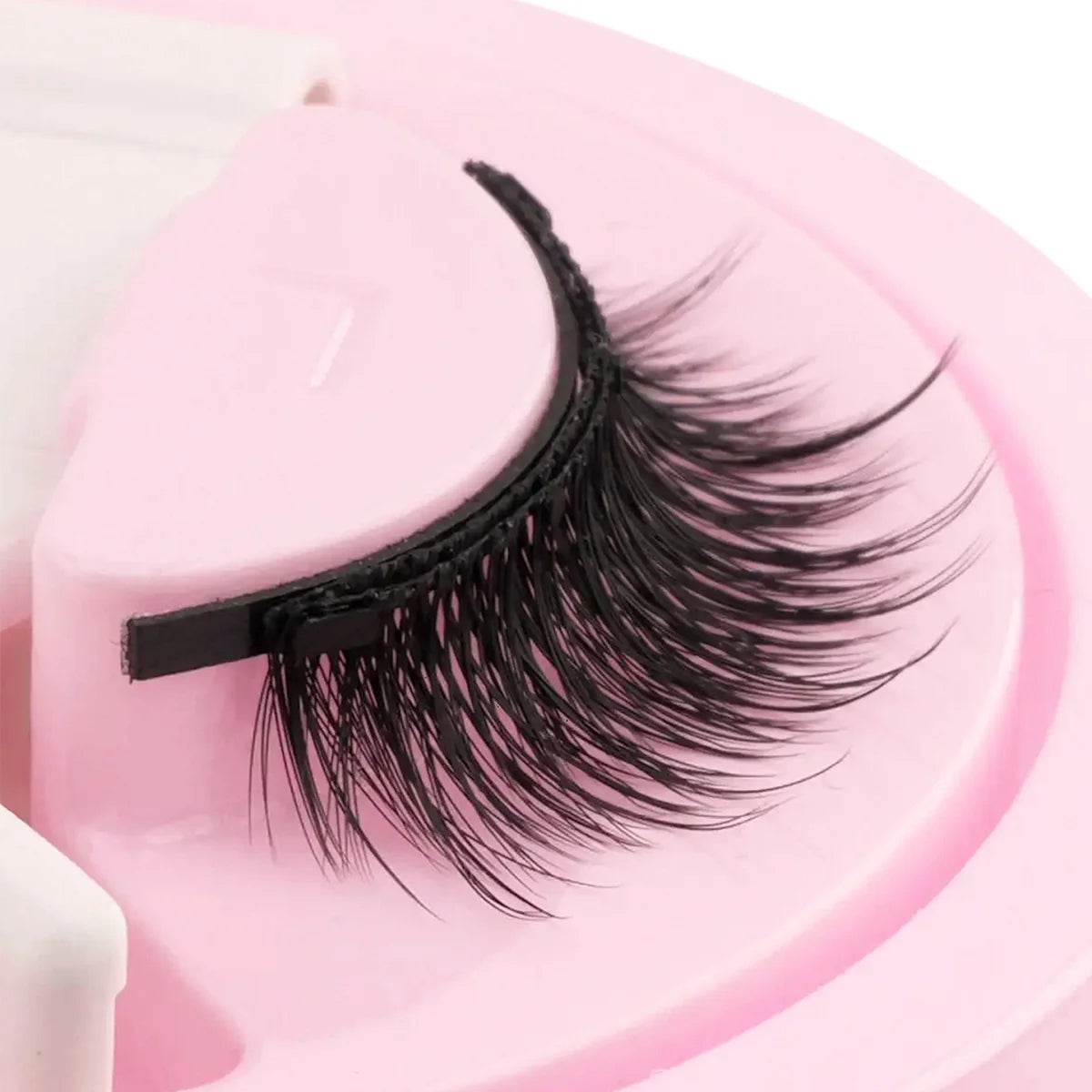 Reusable Magnetic Eyelashes – 1 Pair Natural Curly & Fluffy Lashes with Tweezer, No Glue Needed