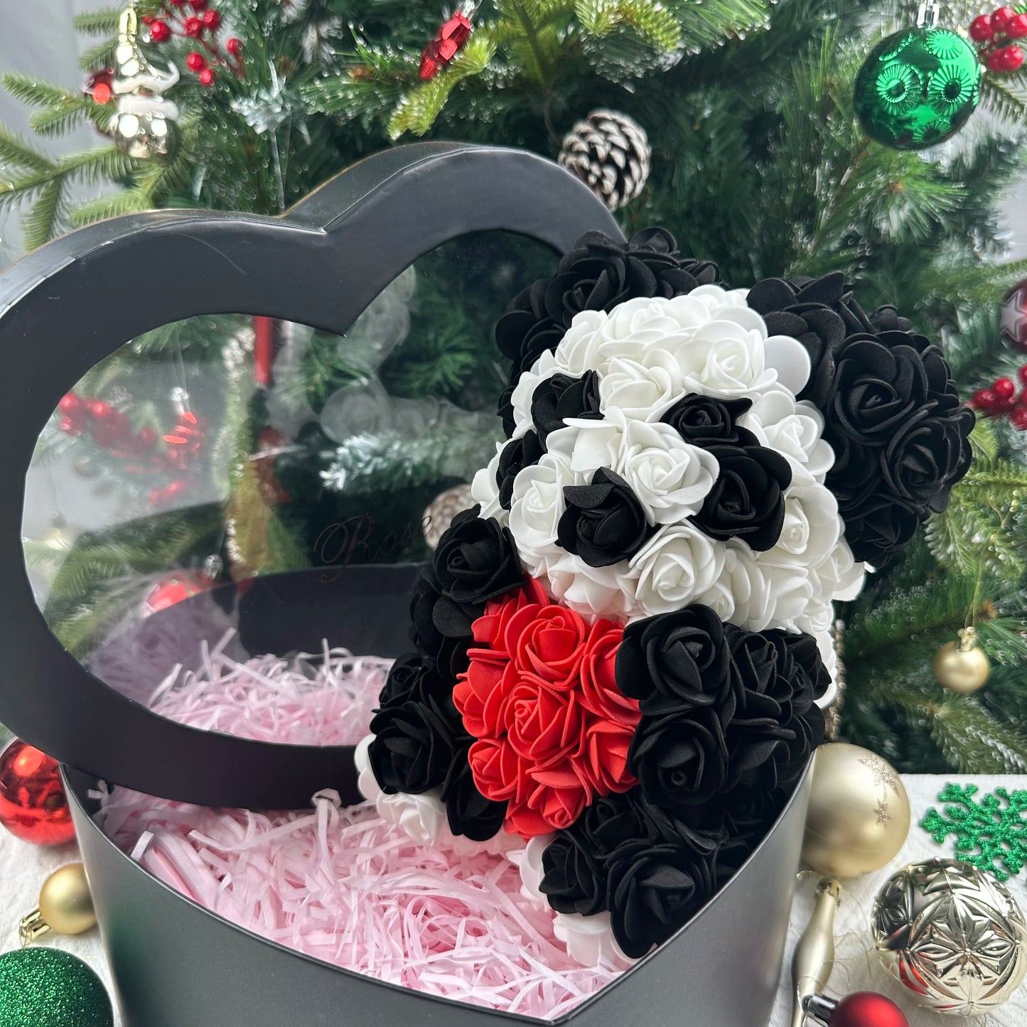 🌹 25 cm-es műrózsa virágmackó – romantikus Valentin-napi és évfordulós ajándék 🧸❤️