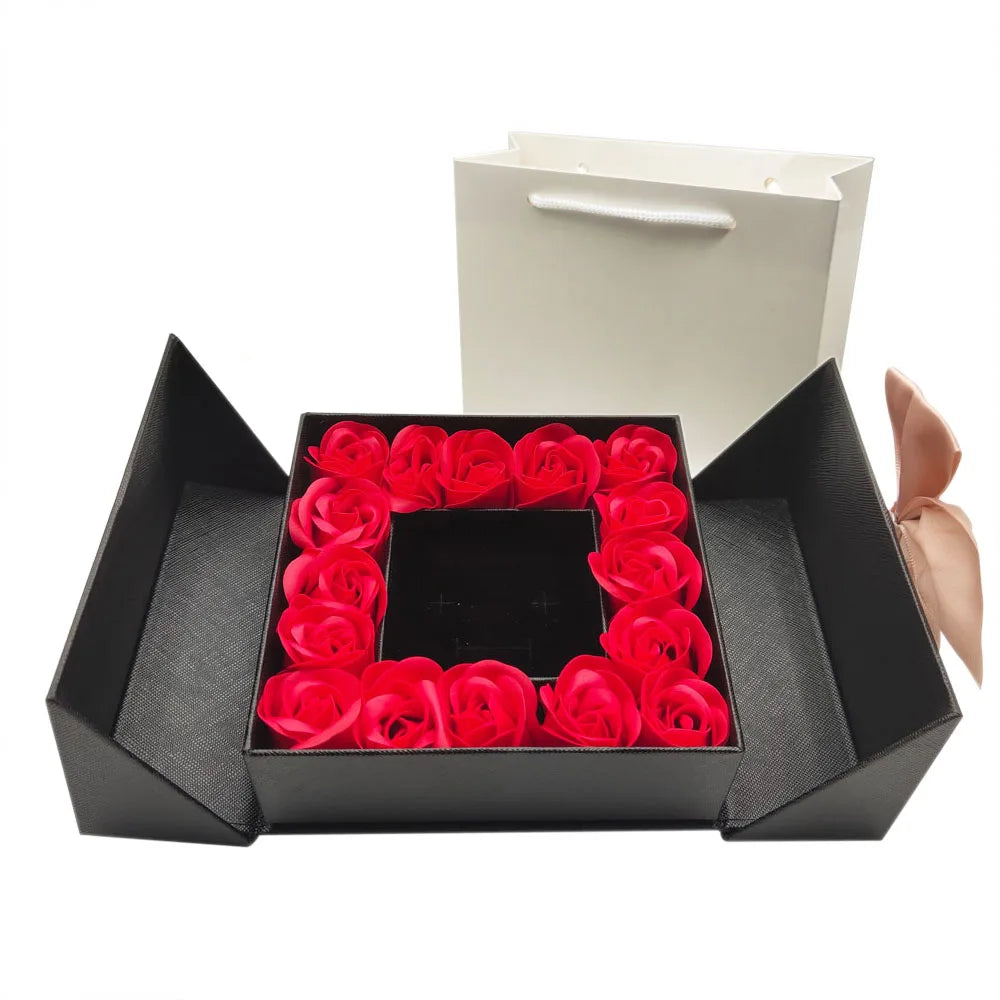 🌹 Örök Rózsák Ajándékdoboz + Nyaklánc 💖 100 Nyelven Beszélő "Szeretlek" – Tökéletes Ajándék Neki 🎁