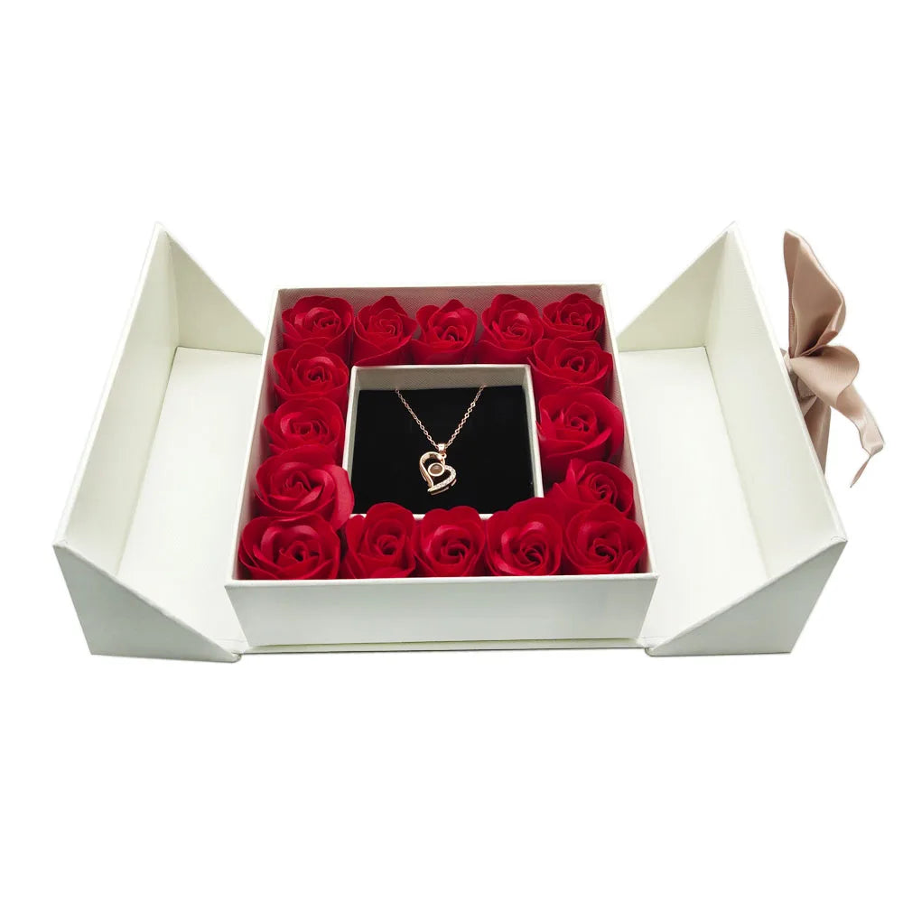 🌹 Örök Rózsák Ajándékdoboz + Nyaklánc 💖 100 Nyelven Beszélő "Szeretlek" – Tökéletes Ajándék Neki 🎁
