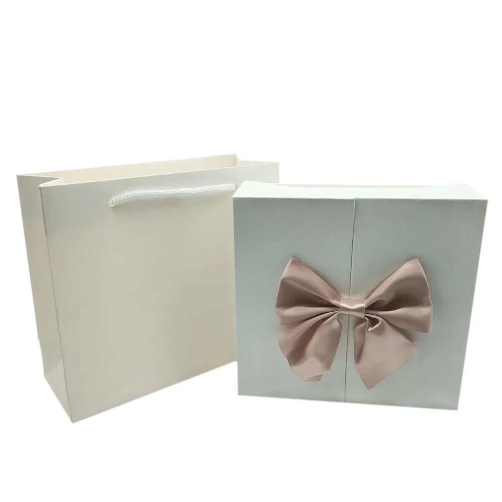 🌹 Örök Rózsák Ajándékdoboz + Nyaklánc 💖 100 Nyelven Beszélő "Szeretlek" – Tökéletes Ajándék Neki 🎁
