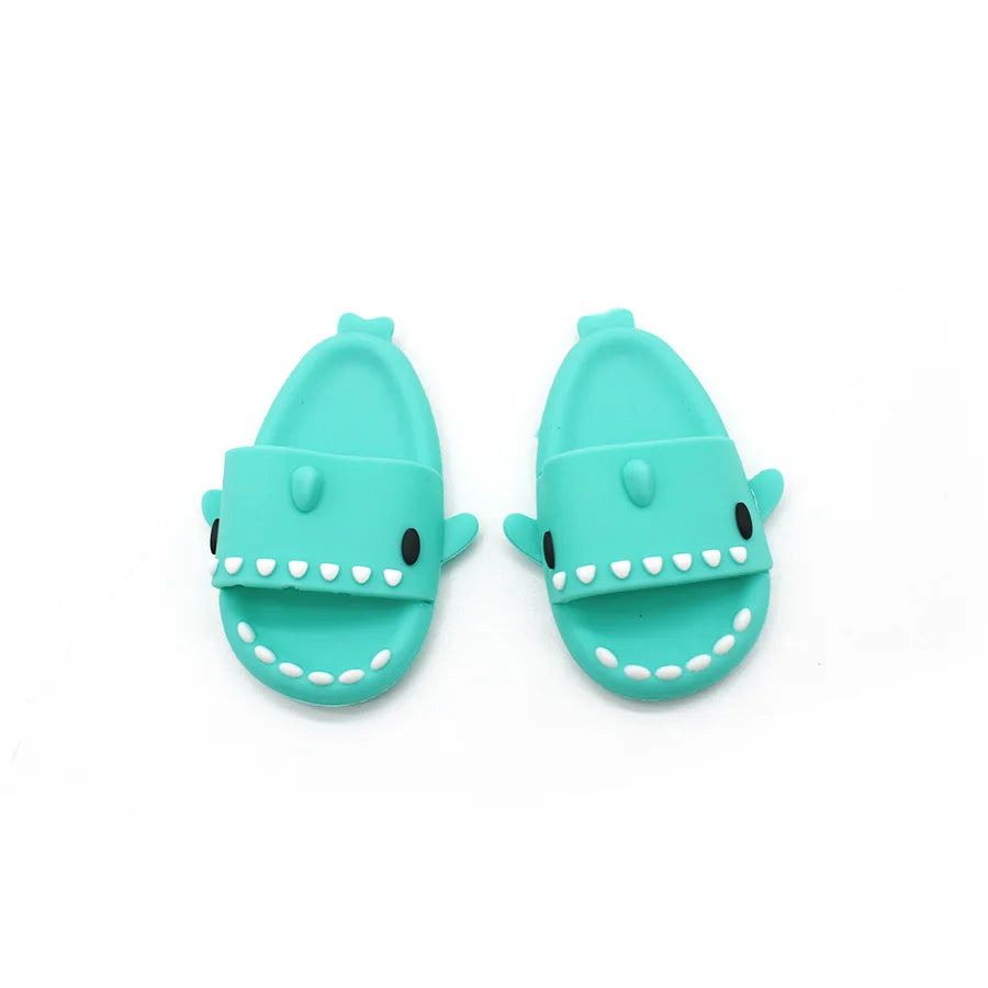 Labubu Shark Slippers – Cute Mini Beach Shoes for 15/17cm Dolls