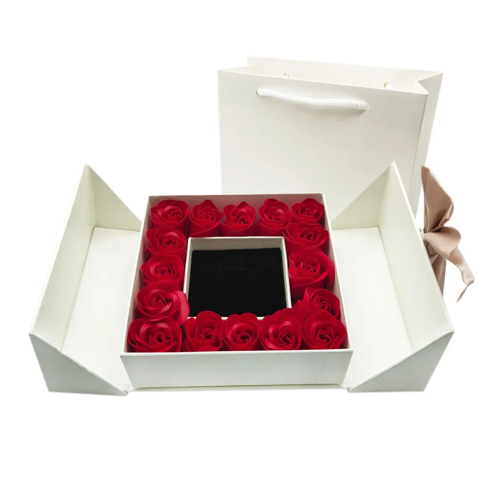 🌹 Örök Rózsák Ajándékdoboz + Nyaklánc 💖 100 Nyelven Beszélő "Szeretlek" – Tökéletes Ajándék Neki 🎁