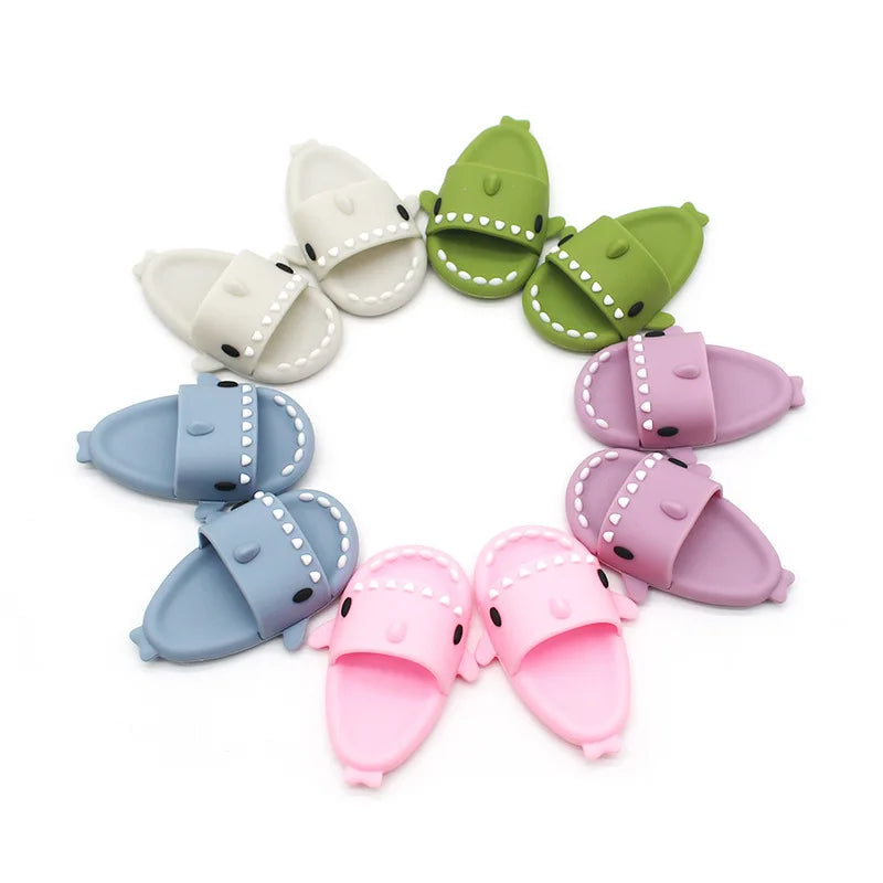 Labubu Shark Slippers – Cute Mini Beach Shoes for 15/17cm Dolls