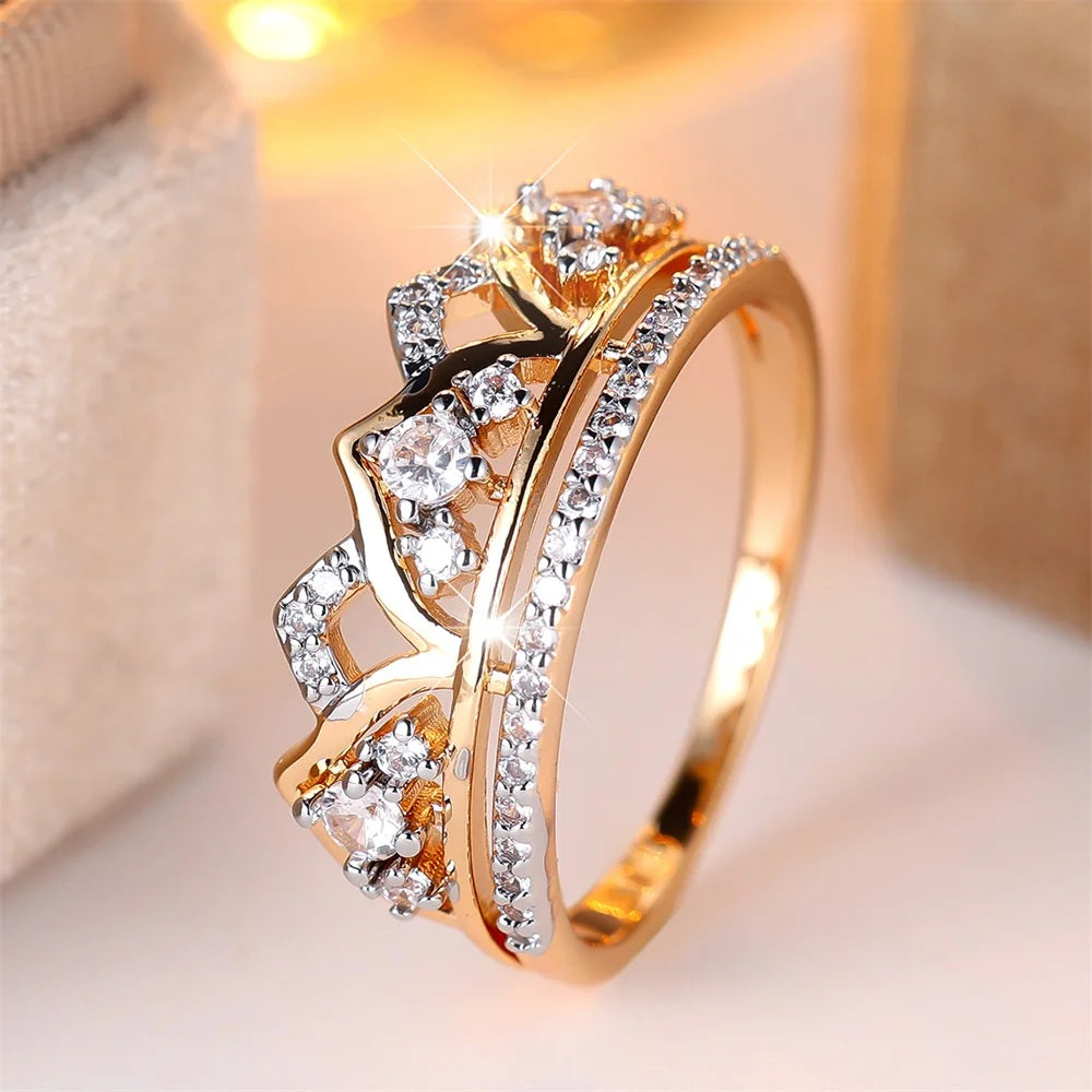 💎 White Zircon Queen Crown Ring