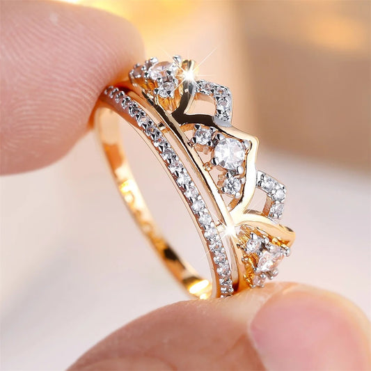 💎 White Zircon Queen Crown Ring